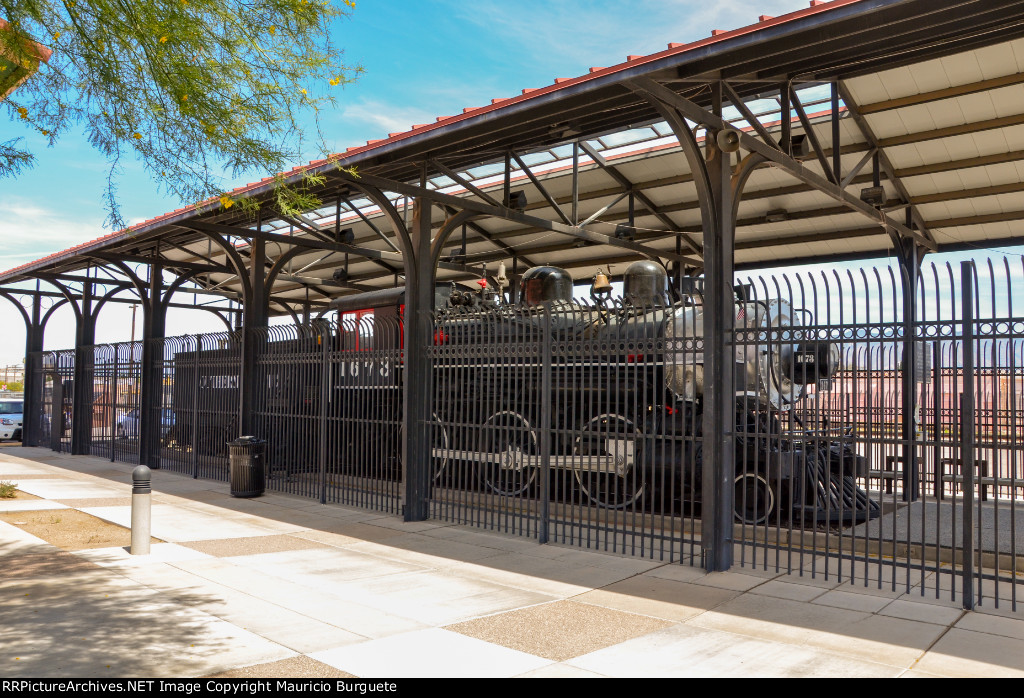 Southern Pacific 2-6-0 Steam Locomotive